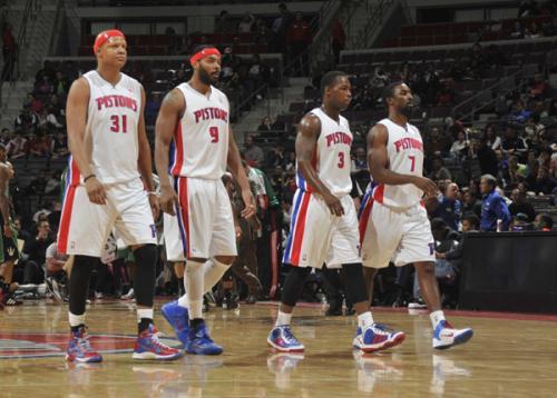 篮球鞋气垫与缓震差异解读（篮球鞋气垫与缓震：区别解析）