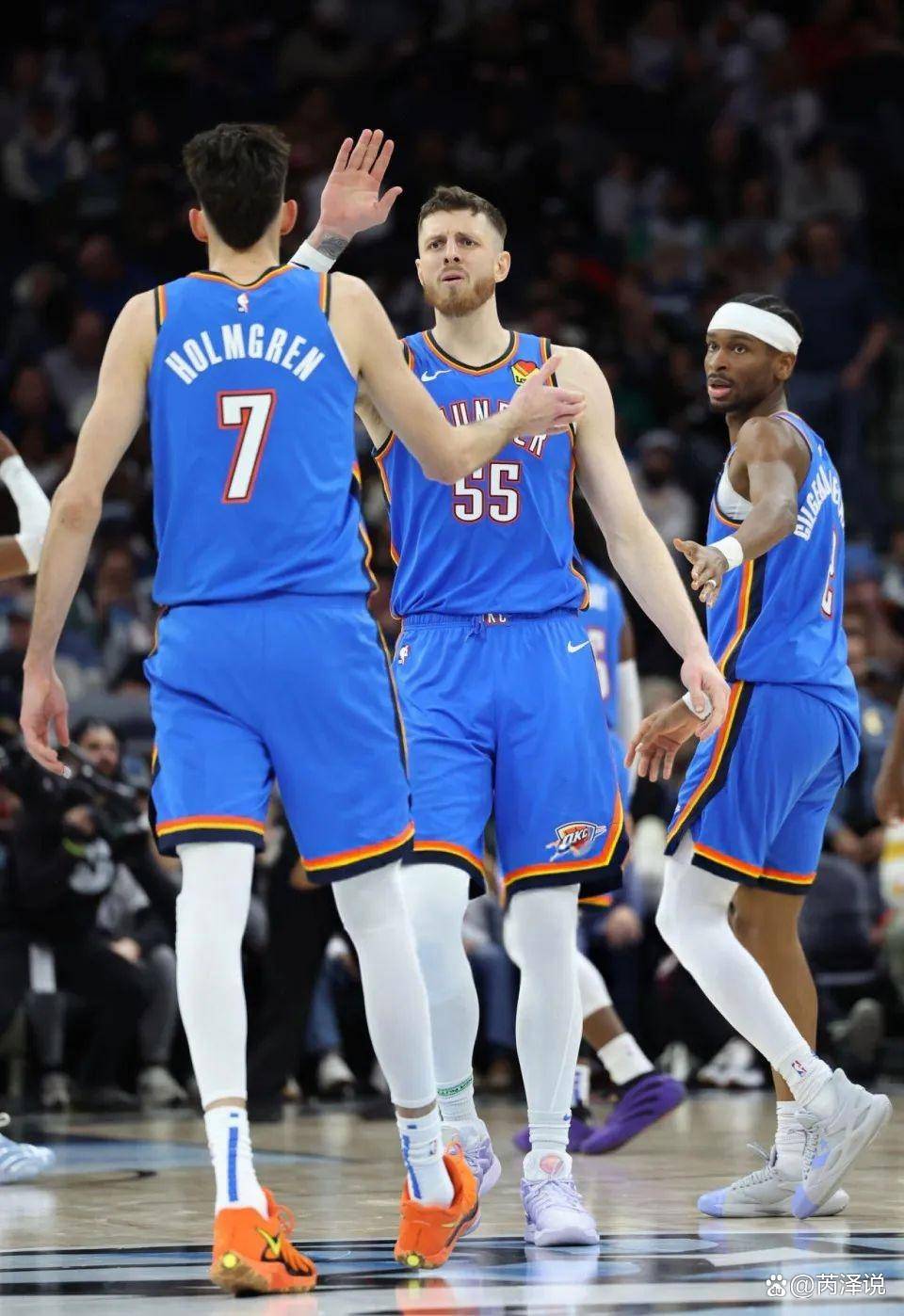 波兰11月世预赛大名单：莱万领衔，泽林斯基、皮扬特克在列（波兰11月世预赛名单出炉：莱万领衔，泽林斯基、皮扬特克入选）