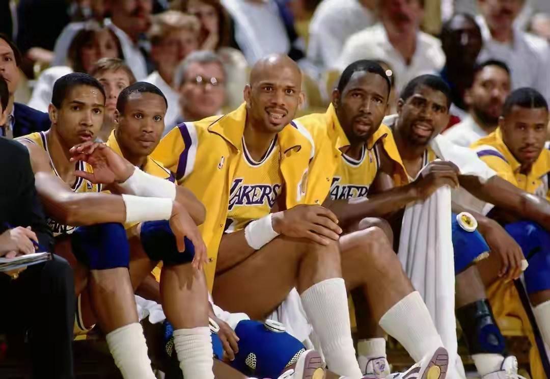 世体：热刺将久保建英列入冬窗引援名单，球员解约金6000万欧（世界体育报：热刺将久保建英纳入冬窗引援清单，解约金为6000万欧元）