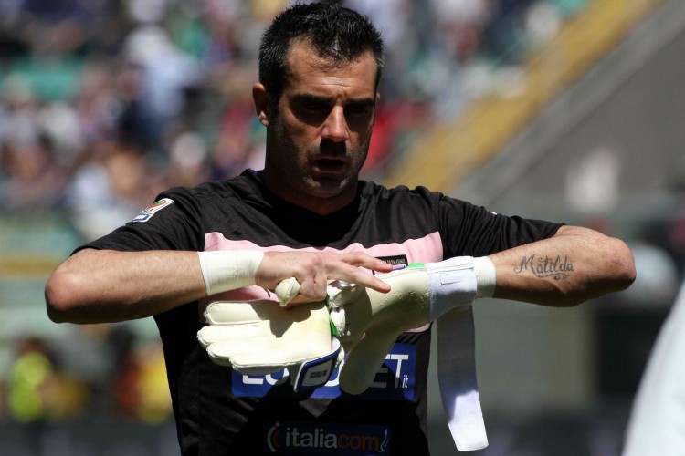 火箭哈登末节爆发连得15分（火箭球星哈登末节狂飙，连取15分）