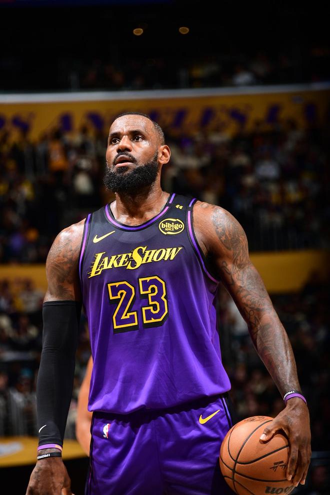 阿莫林曝曼联逆转内幕！爱将芒特有突破，除了进球还有一举获赞誉（阿莫林披露曼联逆转细节：爱将芒特迎来突破，不仅进球还收获赞誉）