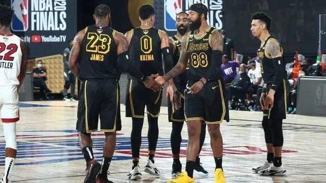 沪媒：足协杯决赛有六成是河南球迷，“球迷专列”重现江湖（沪媒：足协杯决赛现场河南球迷占比达六成，“球迷专列”回归江湖）