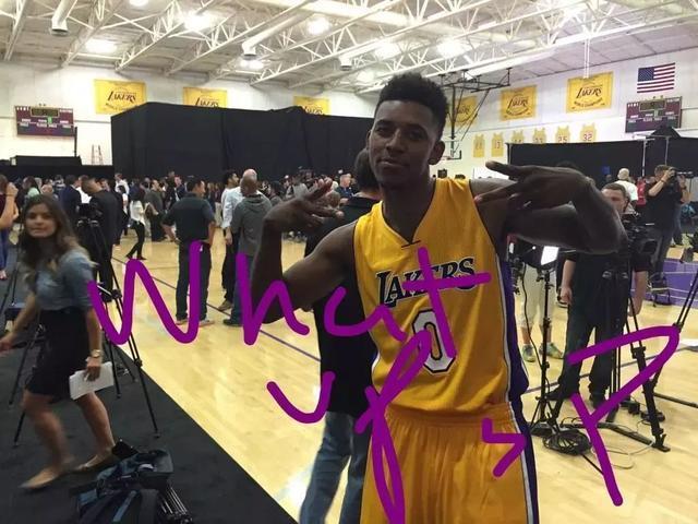 布斯克茨和阿尔巴将在赛季结束退役，穆勒：我向他们脱帽致敬（布斯克茨、阿尔巴赛季末挂靴，穆勒致意：向二人脱帽致敬）