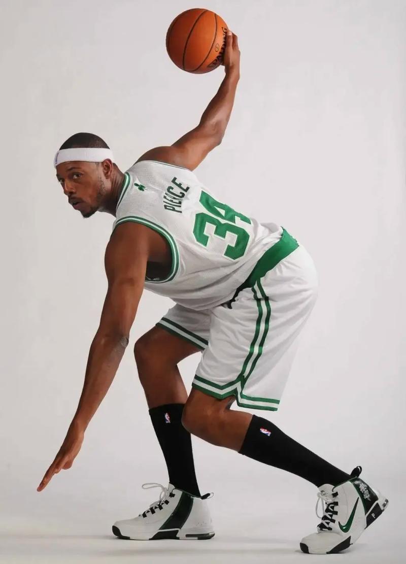 佩莱格里尼：“这支巴萨一直在上演精彩的比赛”（佩莱格里尼：这支巴萨始终奉献精彩比赛）