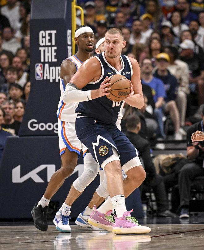 谁给了球迷“训话”的权力？（谁赋予了球迷“训话”的资格？）